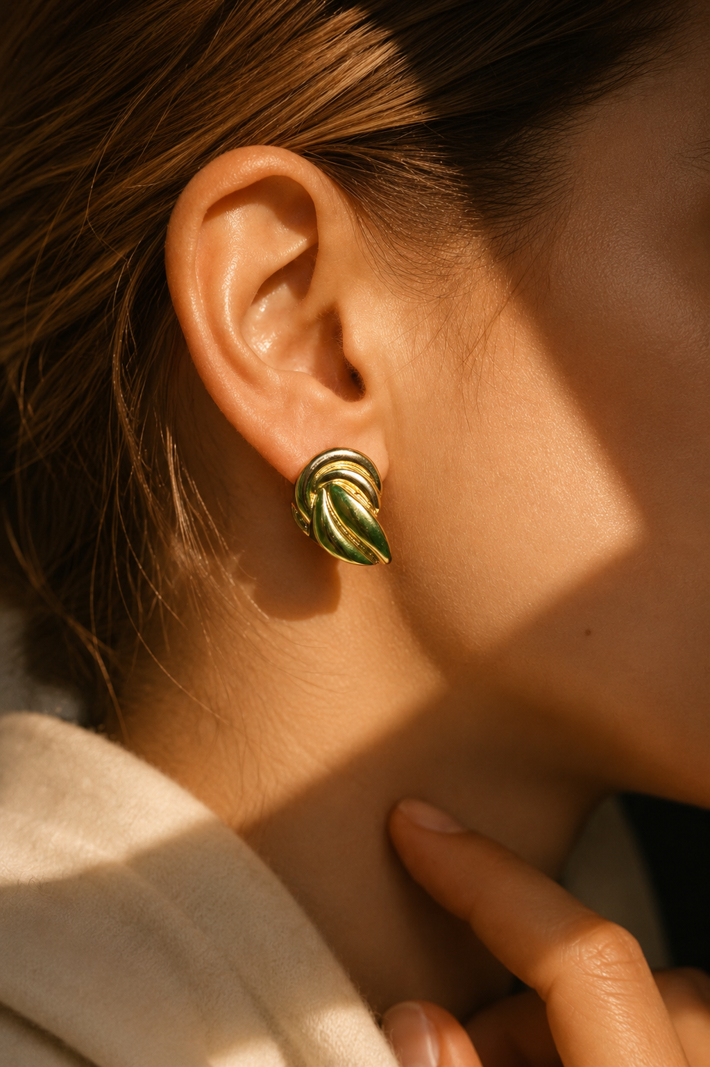 Green accent sculpted leaf earrings