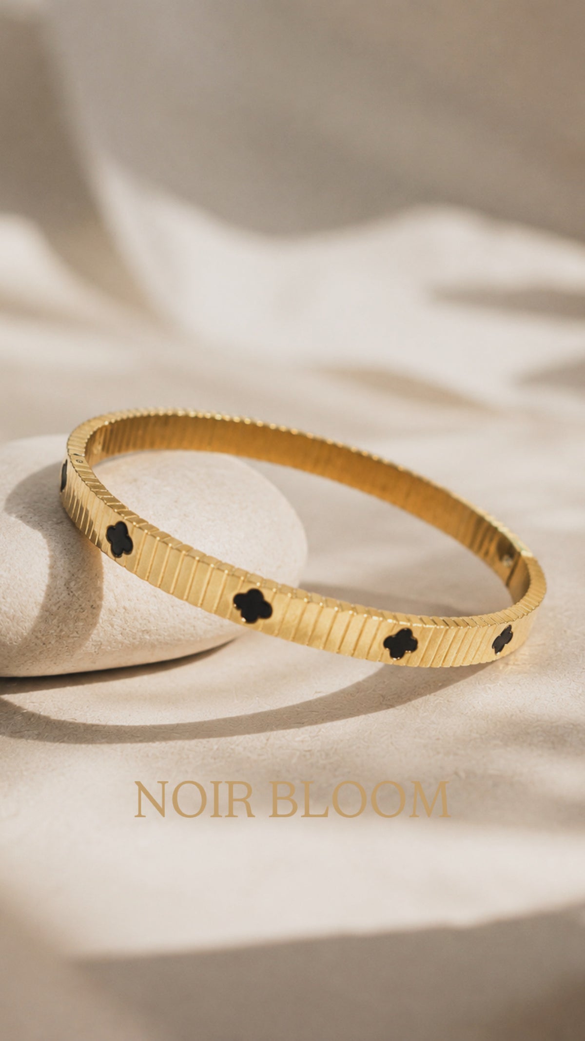 Noir bloom ribbed kada