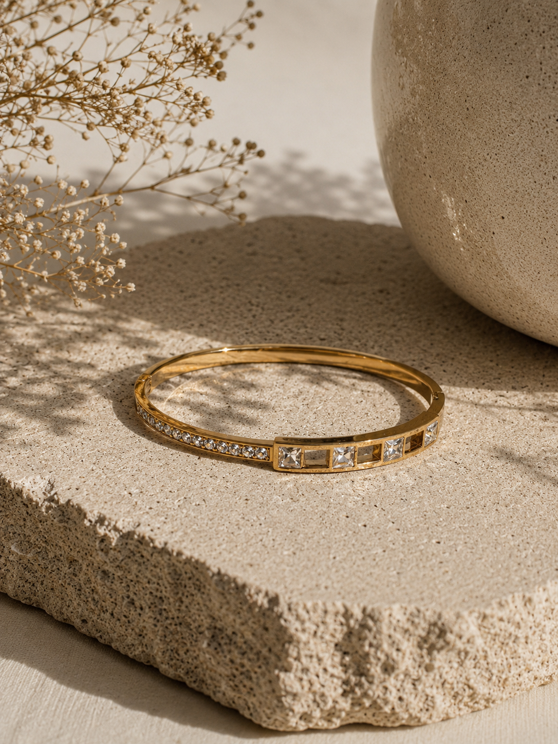 Rectangular stone detail slim kada