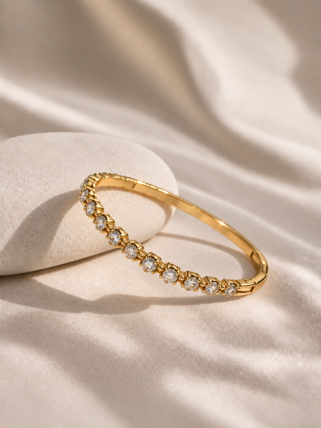 Round Stone Cluster Kada