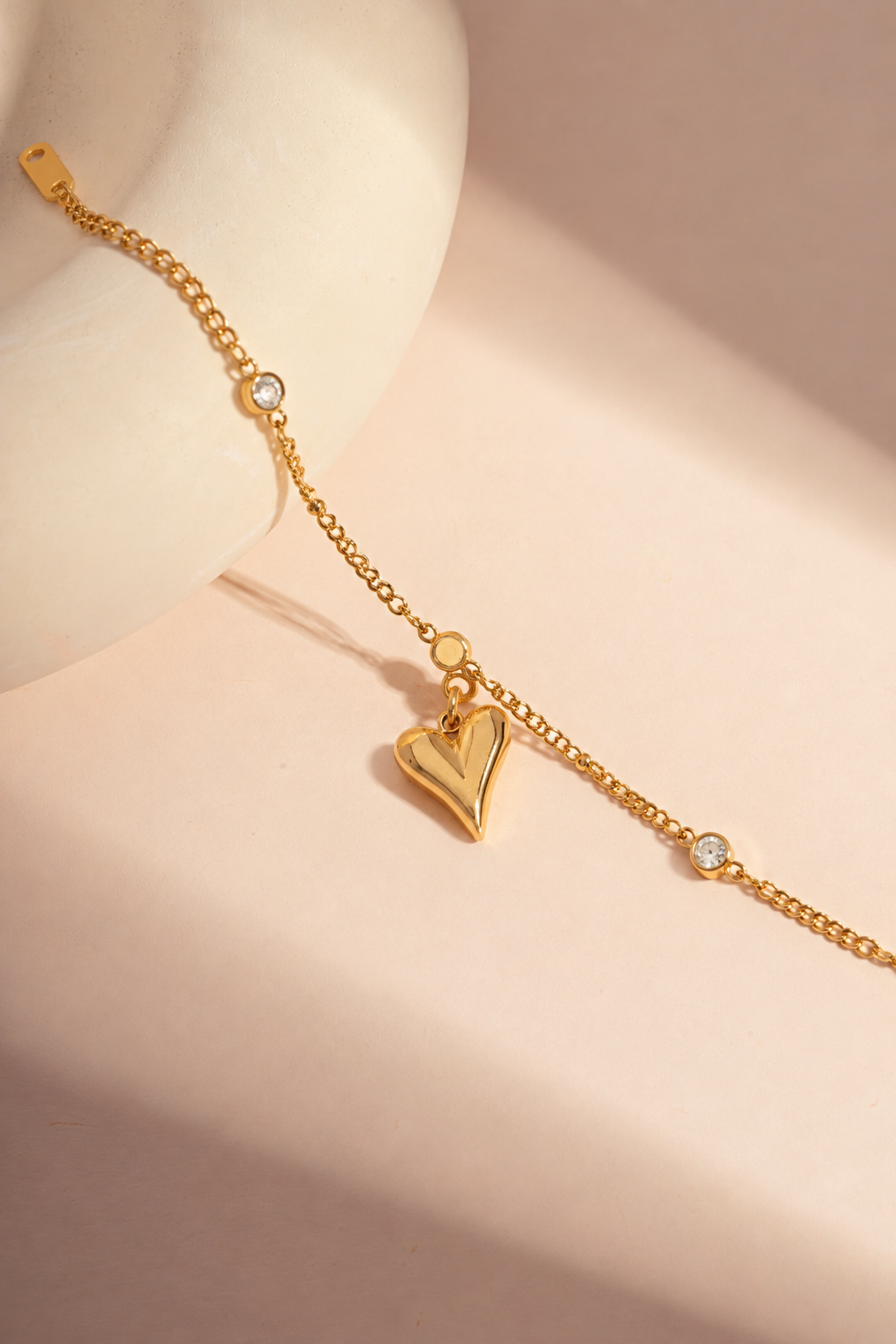 Sculpted heart charm chain bracelet