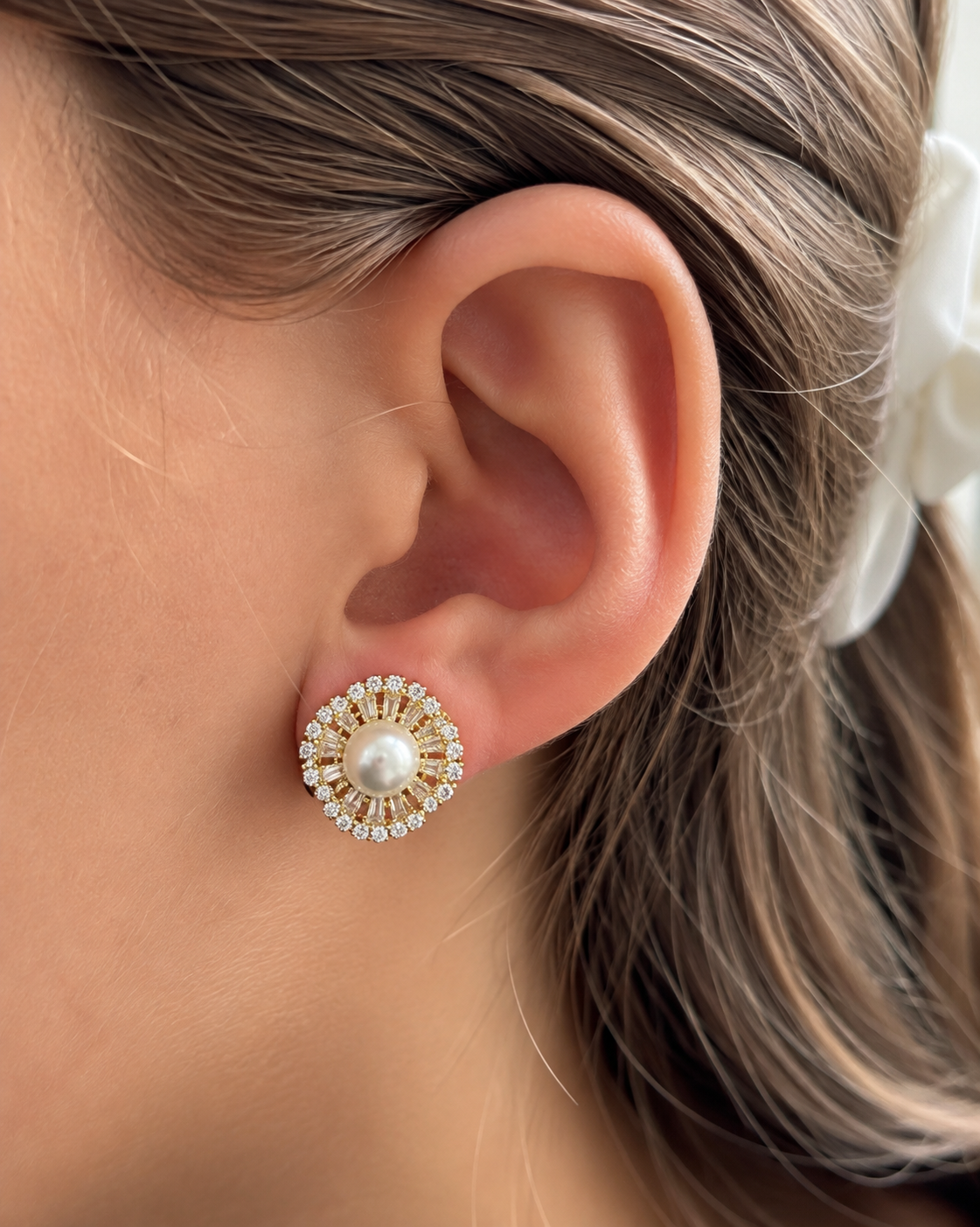 White bead baguette halo stud earrings