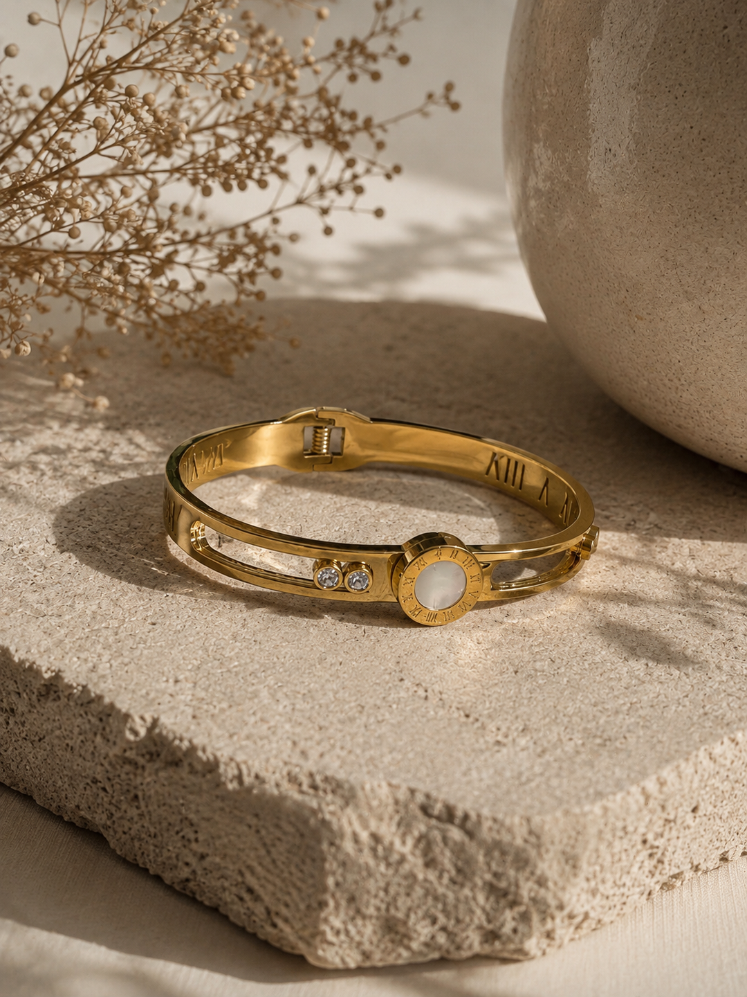 White Round Centre Split Band Kada